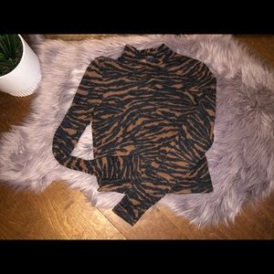 long sleeve animal print turtleneck